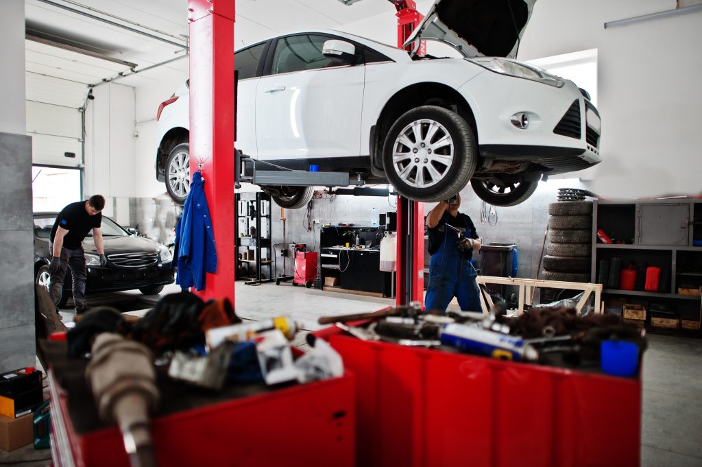 Перевірка авто перед покупкою у Варшаві — Avenor Cars 2026